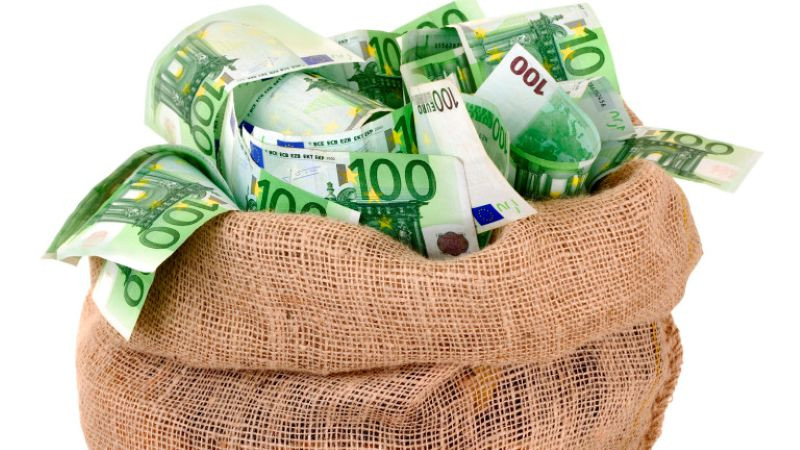 Защо таванът за плащане в кеш да скочи до 10 000 евро?